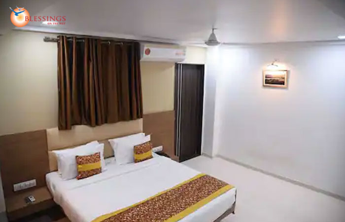 Royal Clarks Inn, Pandharpu
