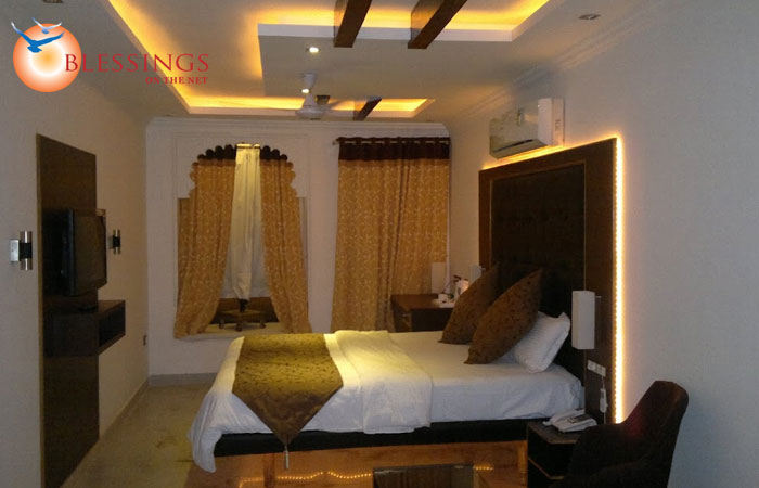 Hotel Mandiram Palace